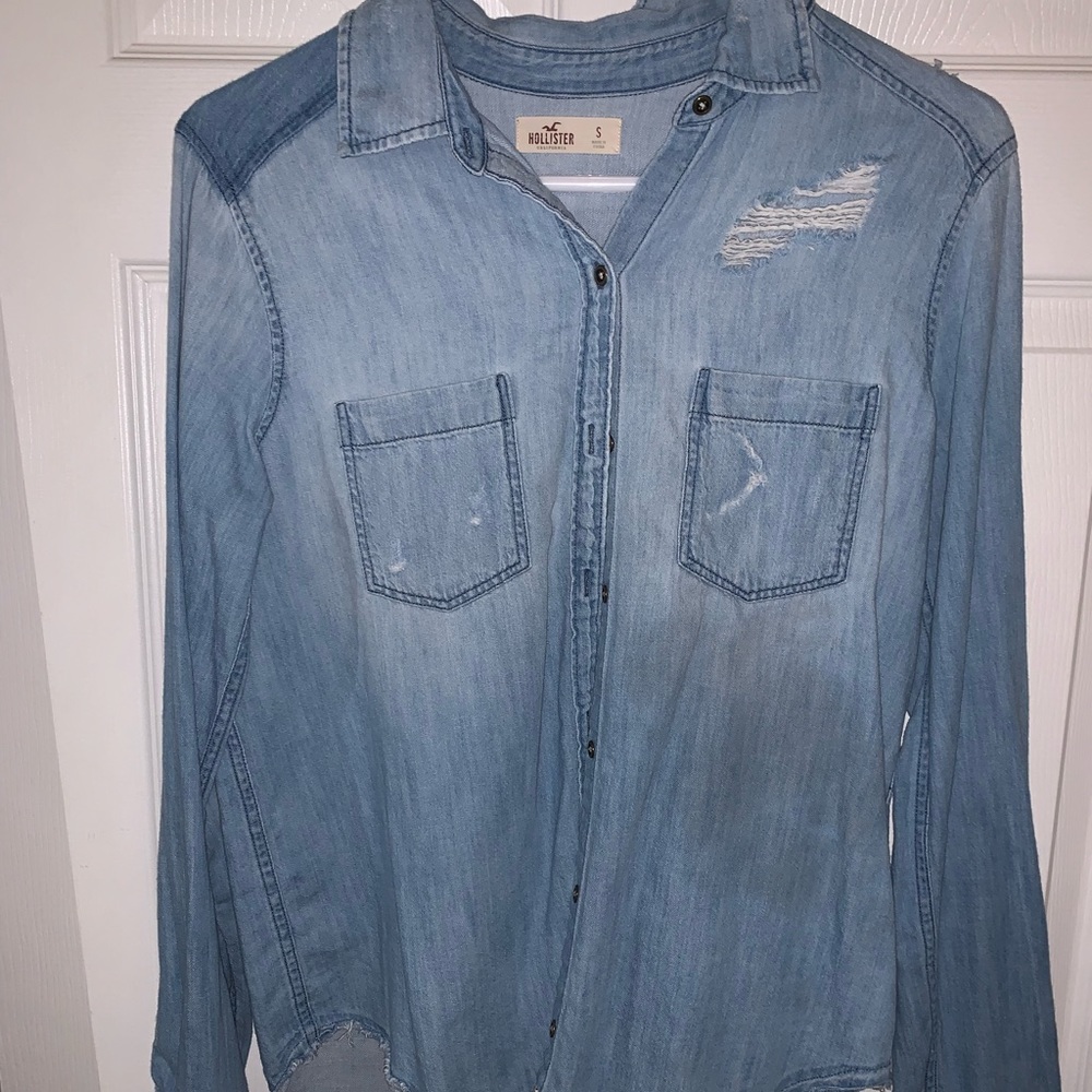 ✰Hollister denim button up✰